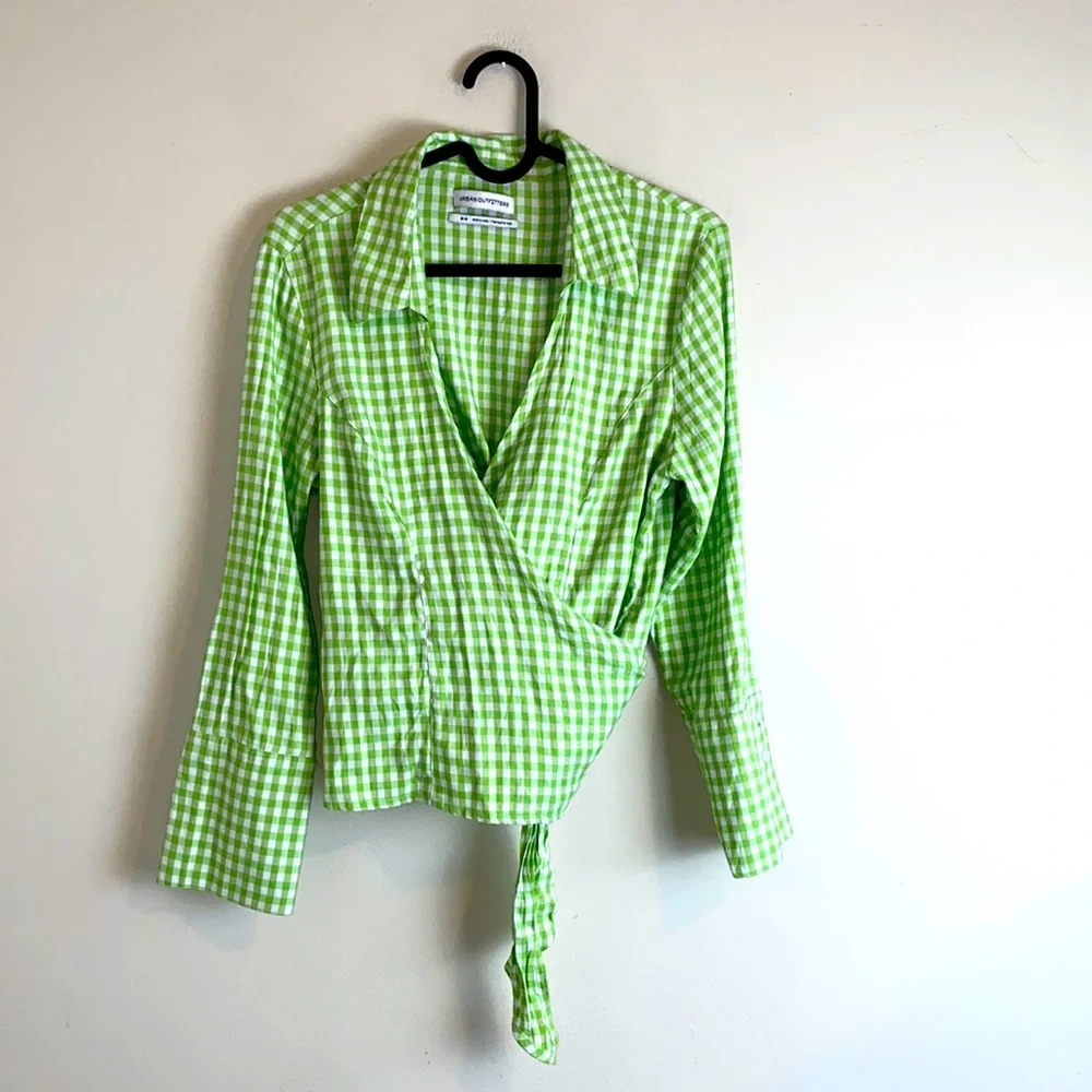 URBAN OUTFITTERS Gingham Plaid Print Lightweight Wrap Top Blouse Spring/ Retro - Picture 2 of 7